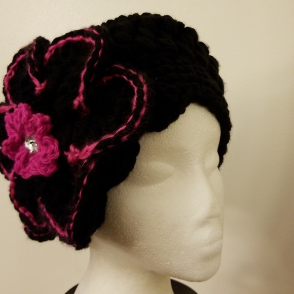 Handmade crochet hat - Picture 3 of 7